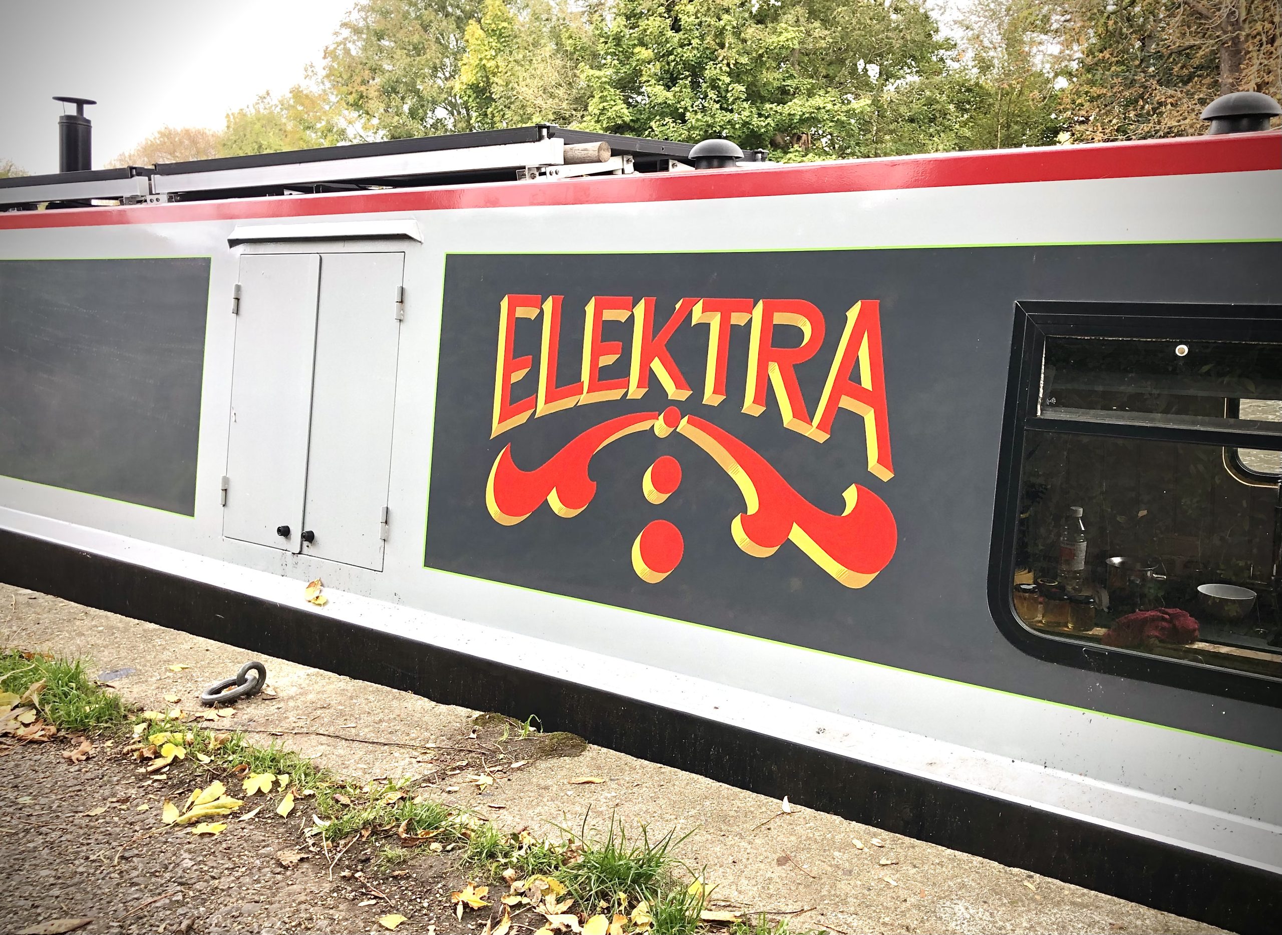Traditional canal boat lettering – Elektra.